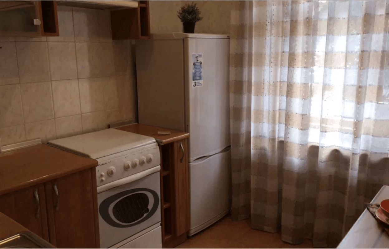 Long term rent 2 bedroom-(s) apartment Heroiv Kharkova Avenue (Moskovskyi Avenue)